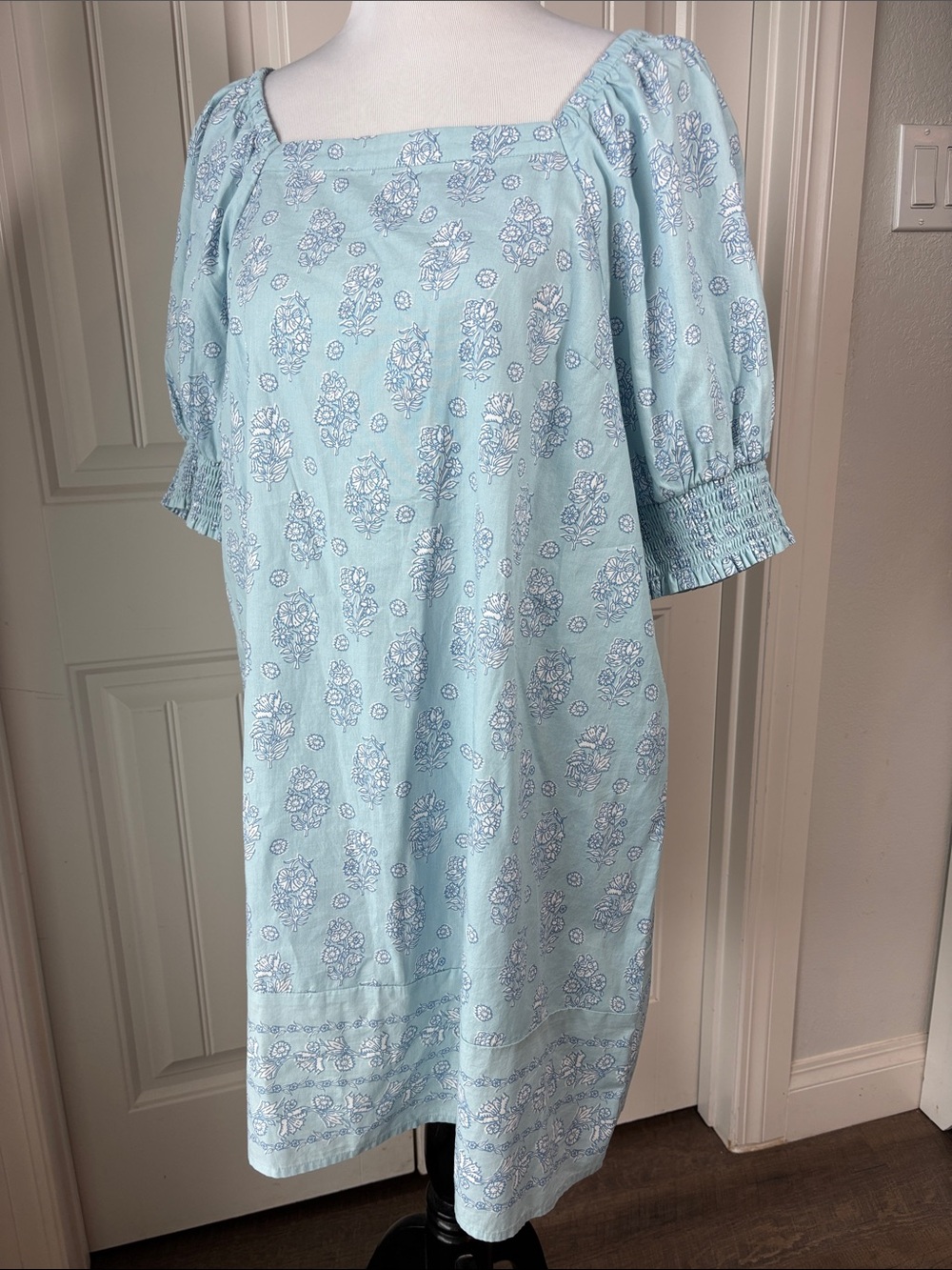 crown & ivy Light Blue Floral Square-Neck Midi Dress